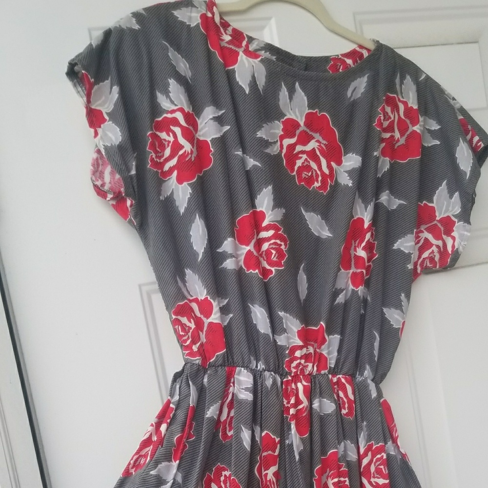Cute floral dress with pockets